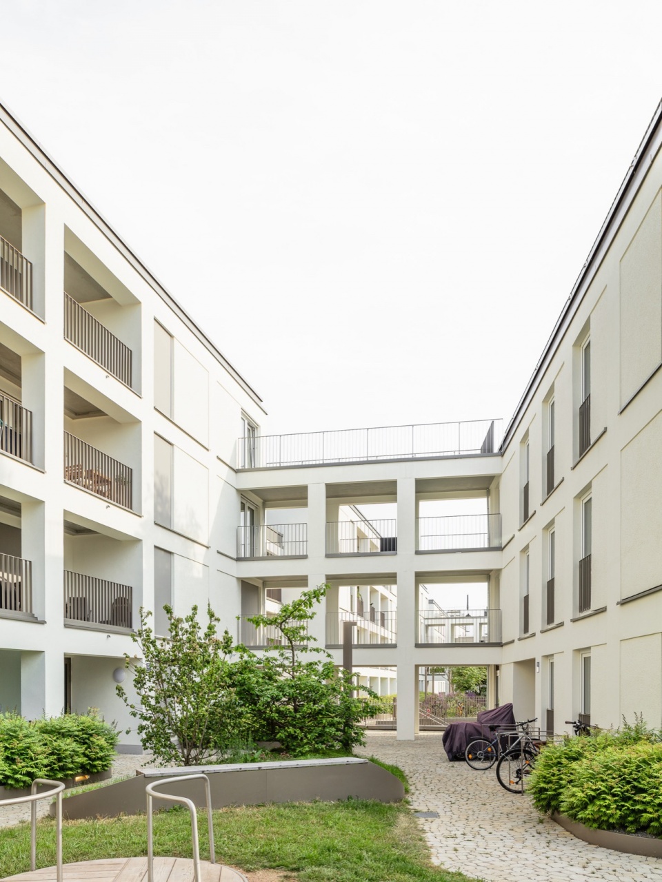 perlach plaza by alleswirdgut