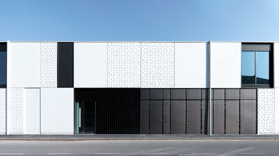 trafilerie mazzoleni administration centre by studiocapitanioarchitetti