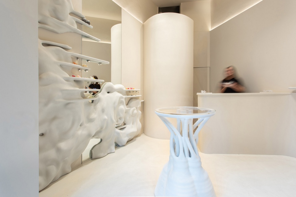 the first flagship store of la manso by external reference