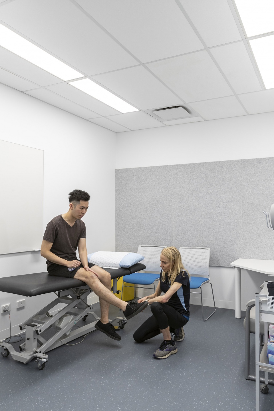 deakin university specialised indoor exercise and sport science teaching building by ds architects