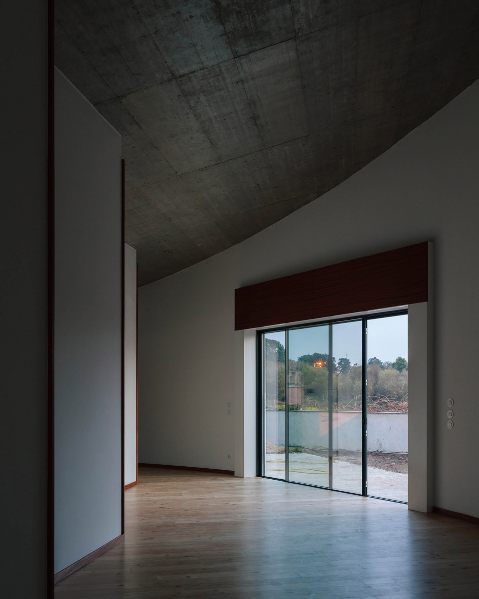 house within three gestures by fala atelier