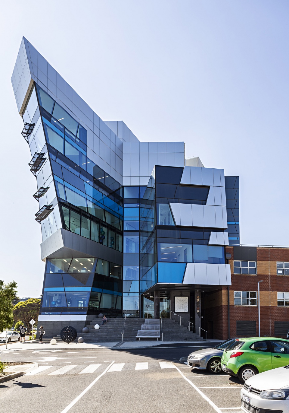 deakin university specialised indoor exercise and sport science teaching building by ds architects