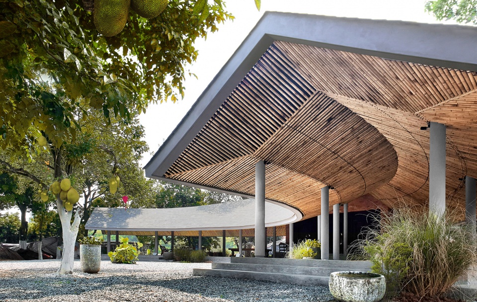 jackfruit village by 112 architects