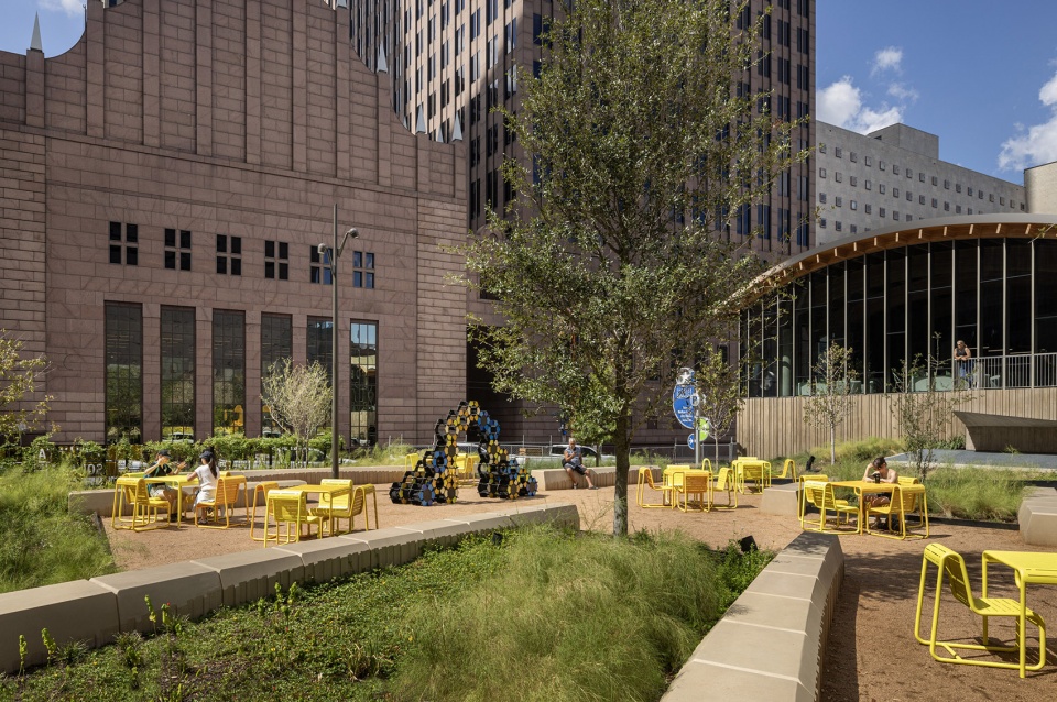 lynn wyatt square for the performing arts by rios