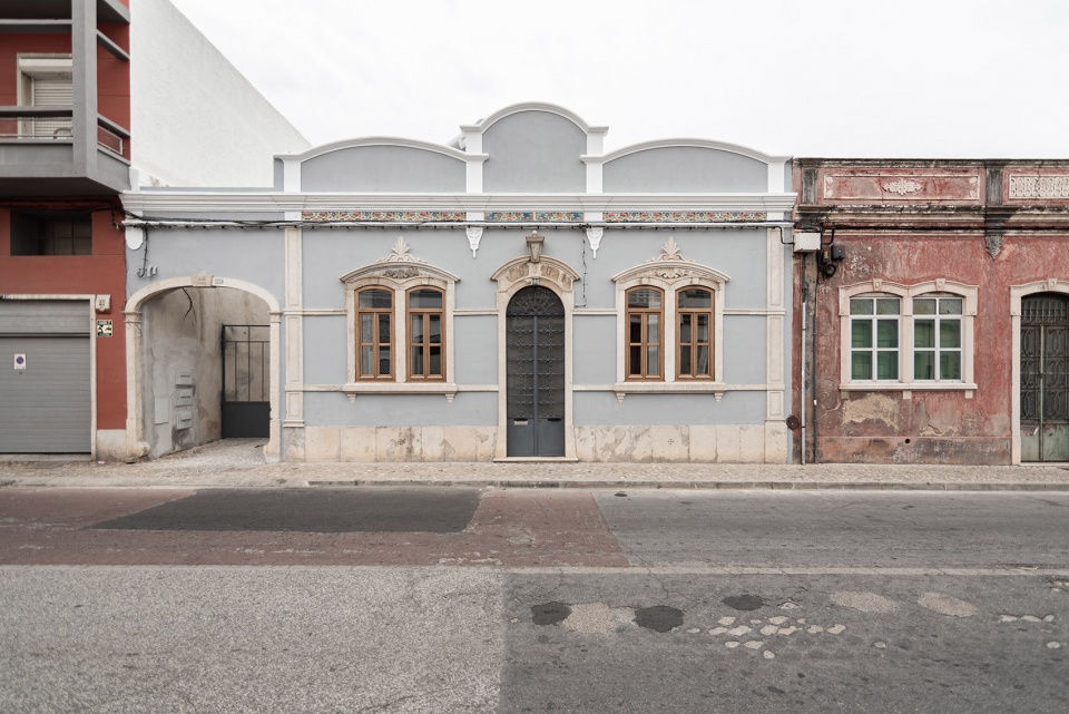 three exposed concrete facades by corpo atelier