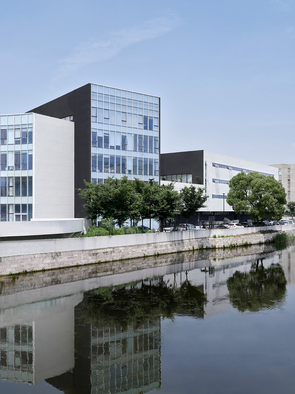 brloote headquarters by greater dog architects