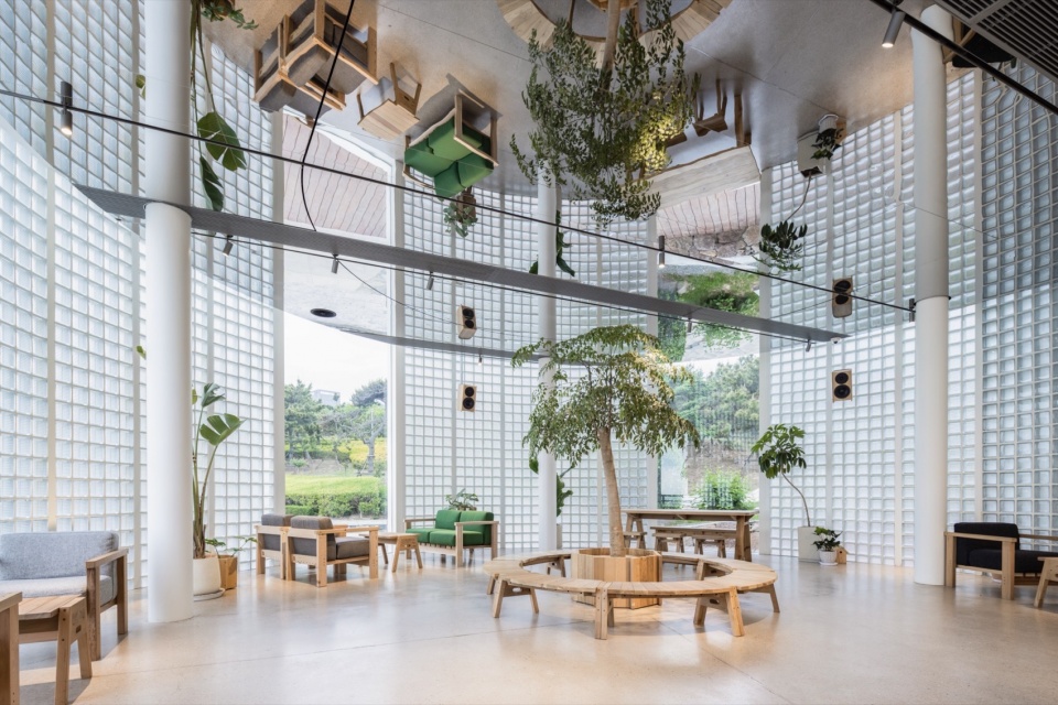 dotcom coffee青岛海边店 Atelier Loong
