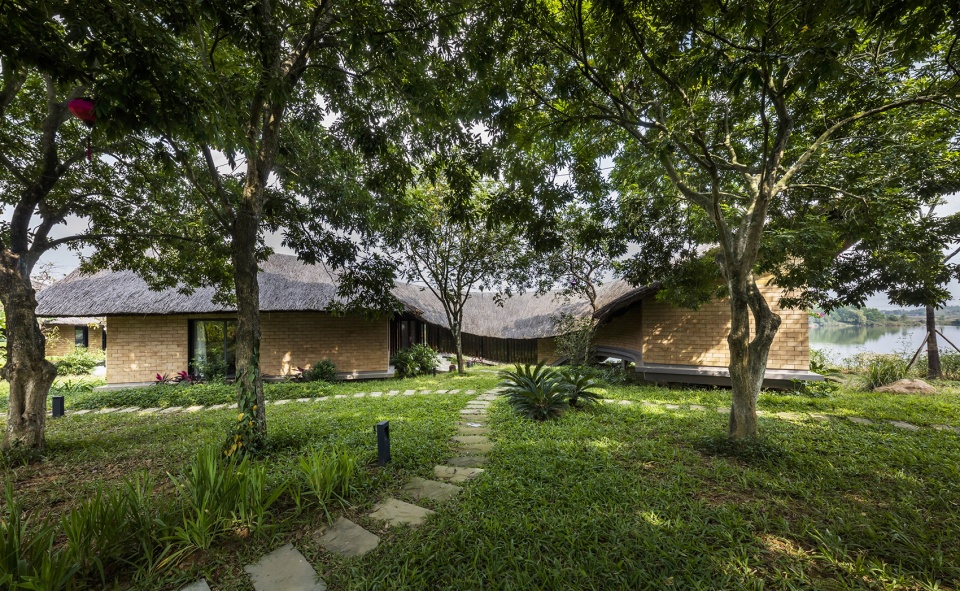 jackfruit village by 112 architects