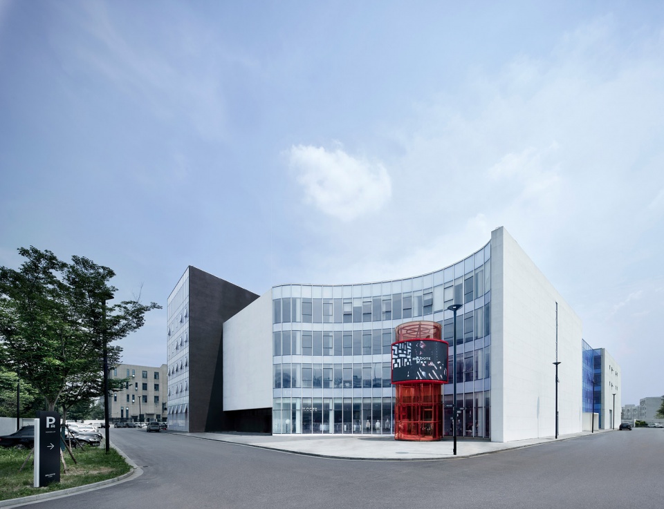 brloote headquarters by greater dog architects