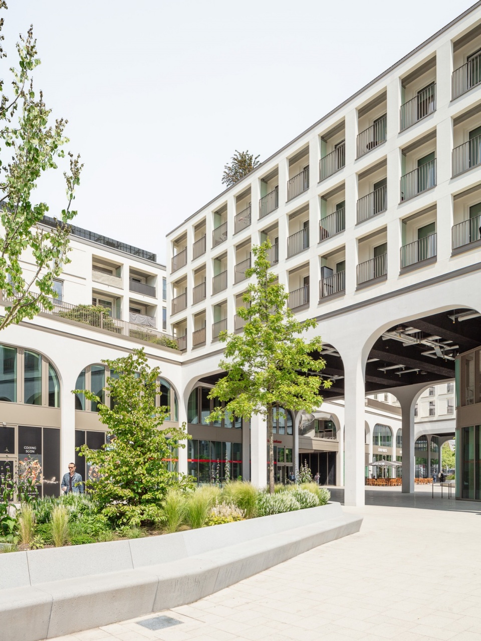 perlach plaza by alleswirdgut