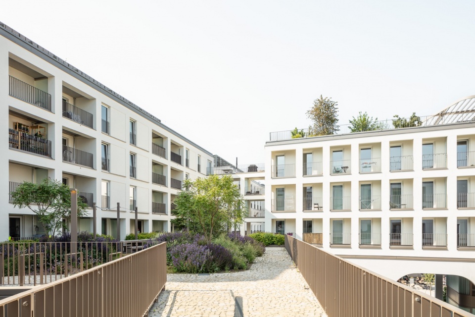 perlach plaza by alleswirdgut