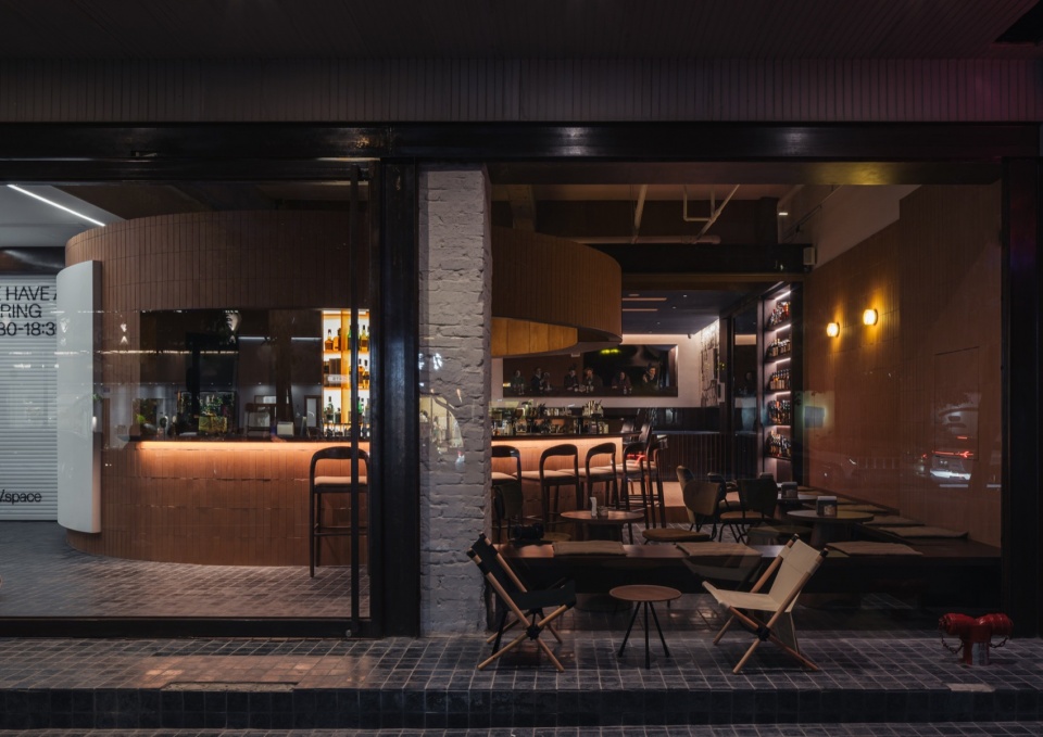 paral gallerybarcafe by atelier a