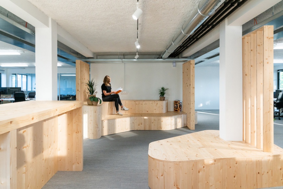 apollo offices by ggr architectes