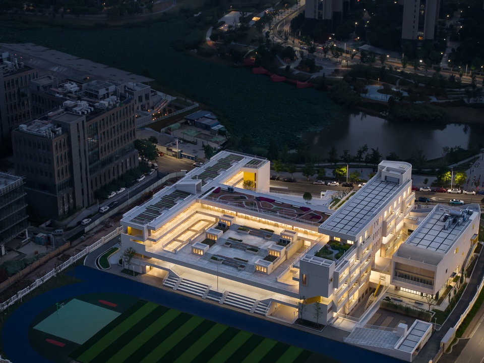 Wenqi Road Primary School by Rong Zhaohui Studio ZRADI