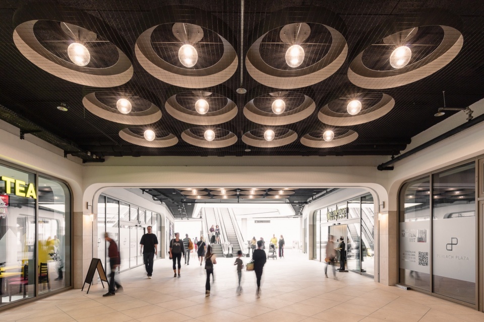 perlach plaza by alleswirdgut