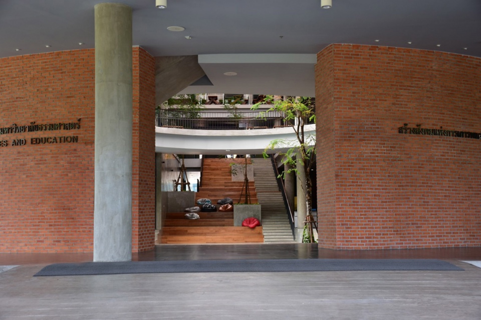 Faculty of Learning Sciences and Education Thammasat University by Arsomsilp Community and Environmental Architect Co Ltd