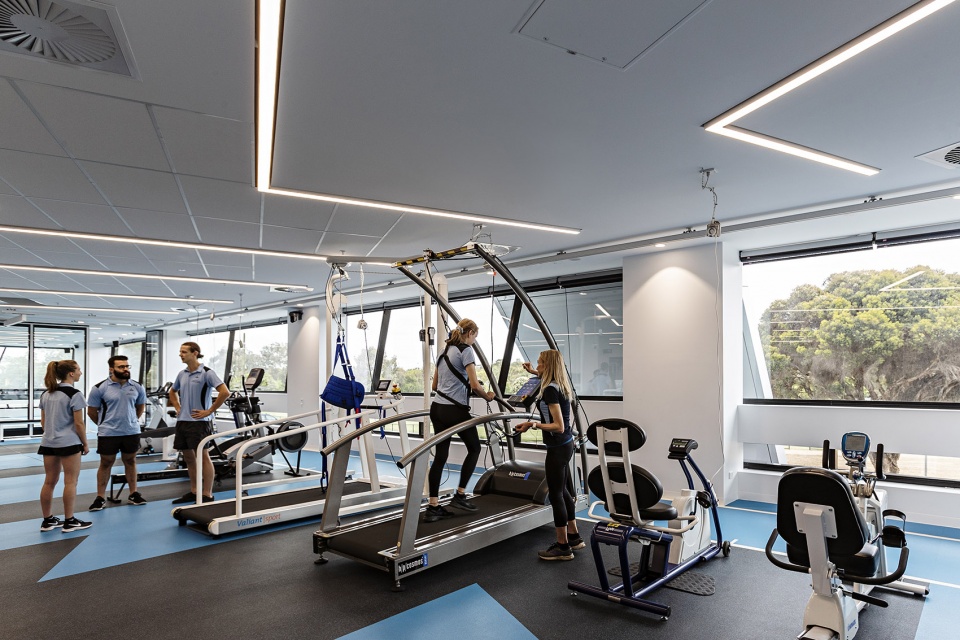 deakin university specialised indoor exercise and sport science teaching building by ds architects