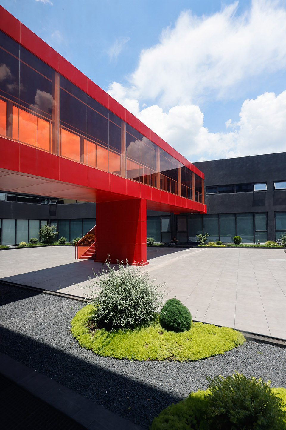 brloote headquarters by greater dog architects