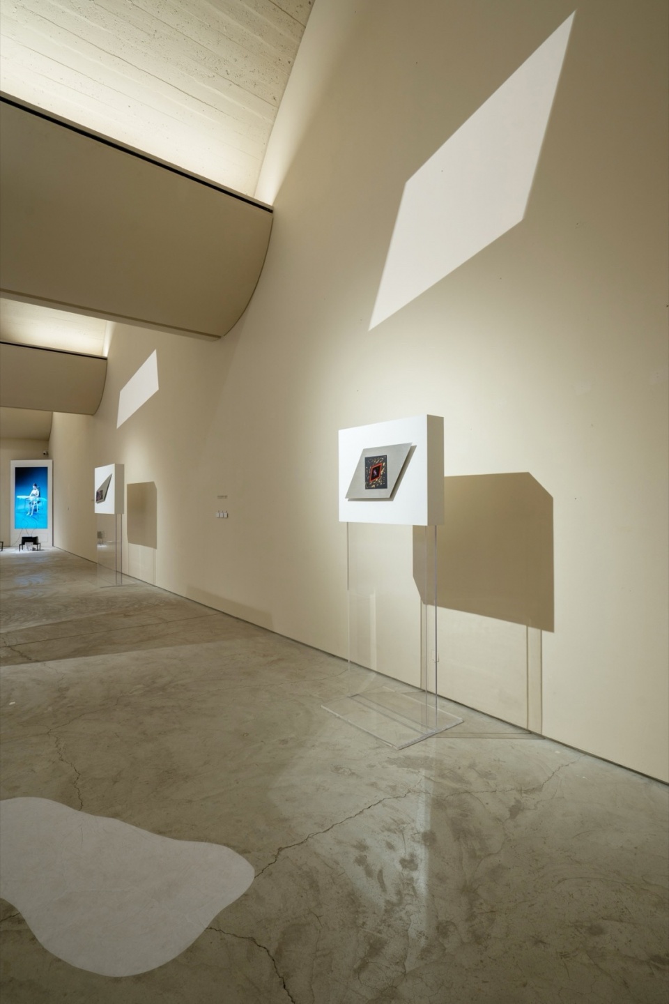 inactuelexhibition space design by kiki archi