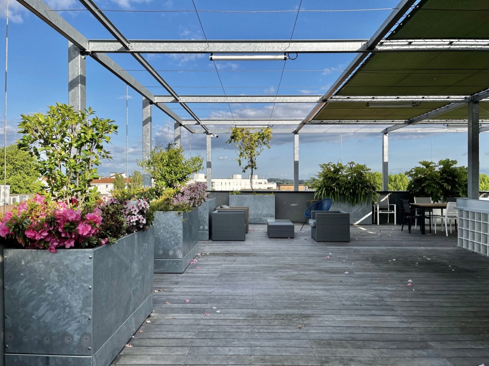 apollo offices by ggr architectes