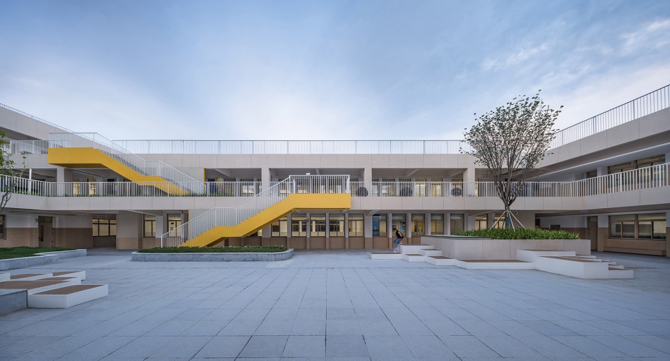 Wenqi Road Primary School by Rong Zhaohui Studio ZRADI