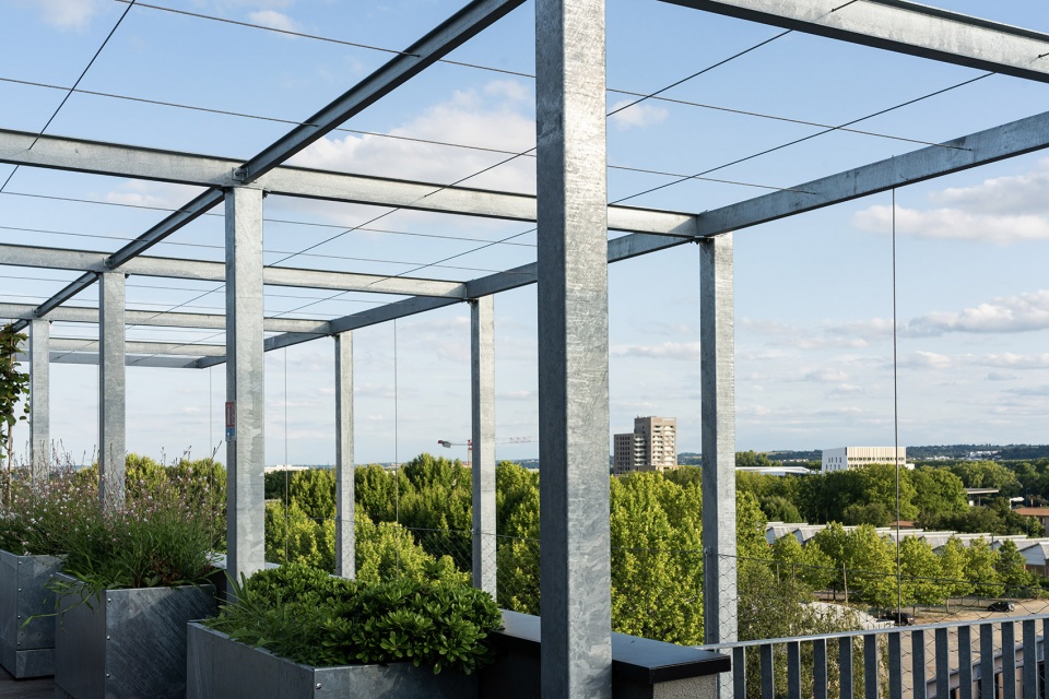 apollo offices by ggr architectes