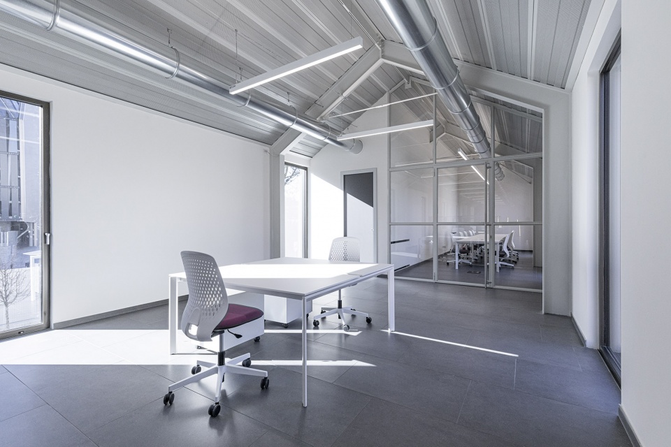 trafilerie mazzoleni administration centre by studiocapitanioarchitetti
