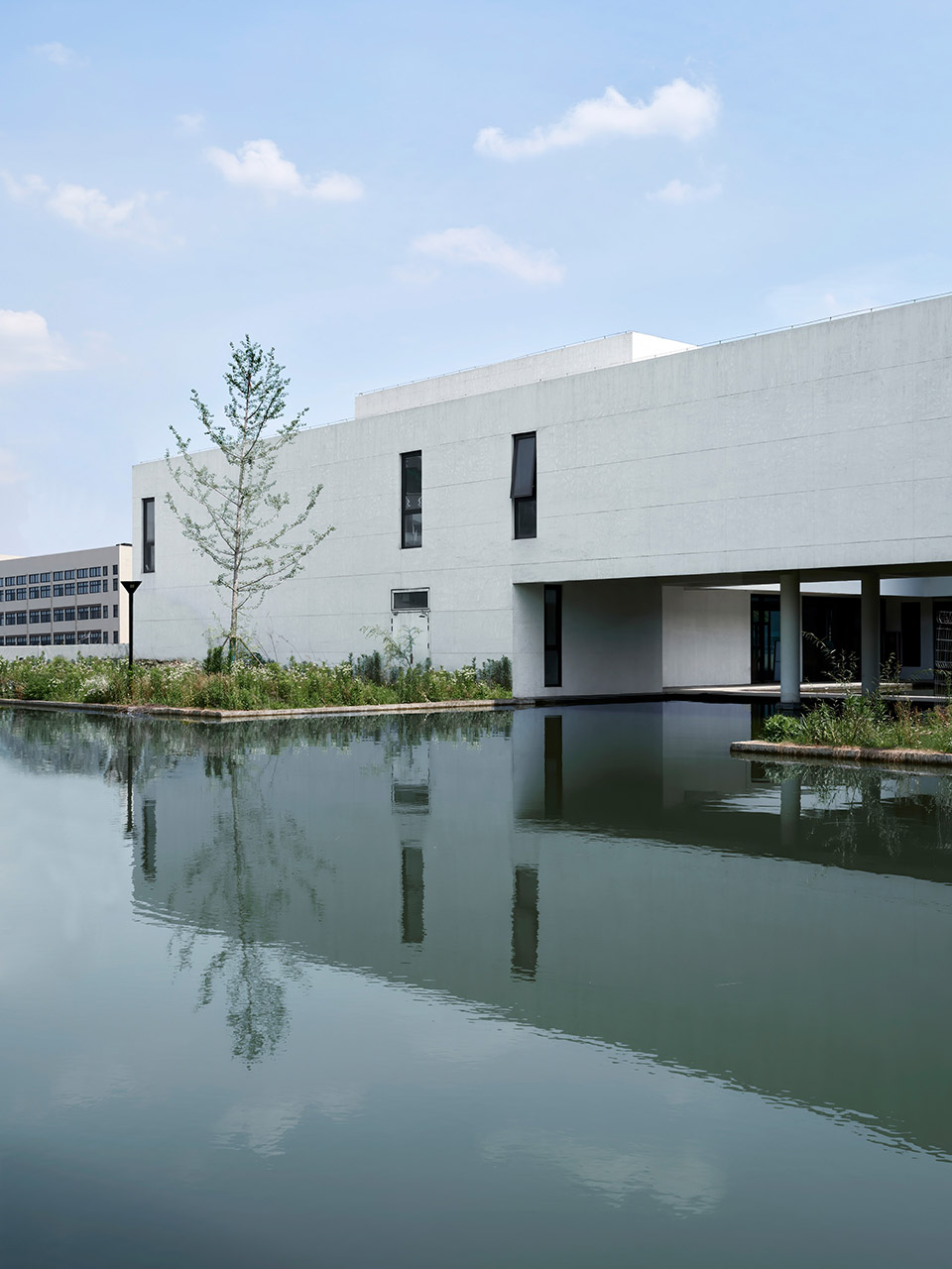 brloote headquarters by greater dog architects