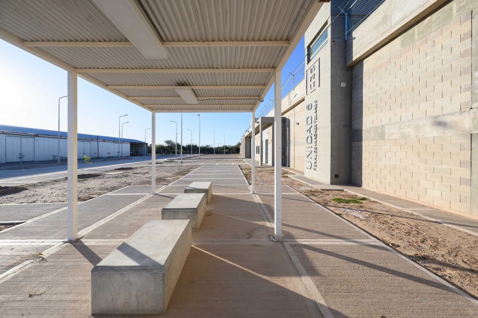 high security mens prison by domanico bertorello associated architects