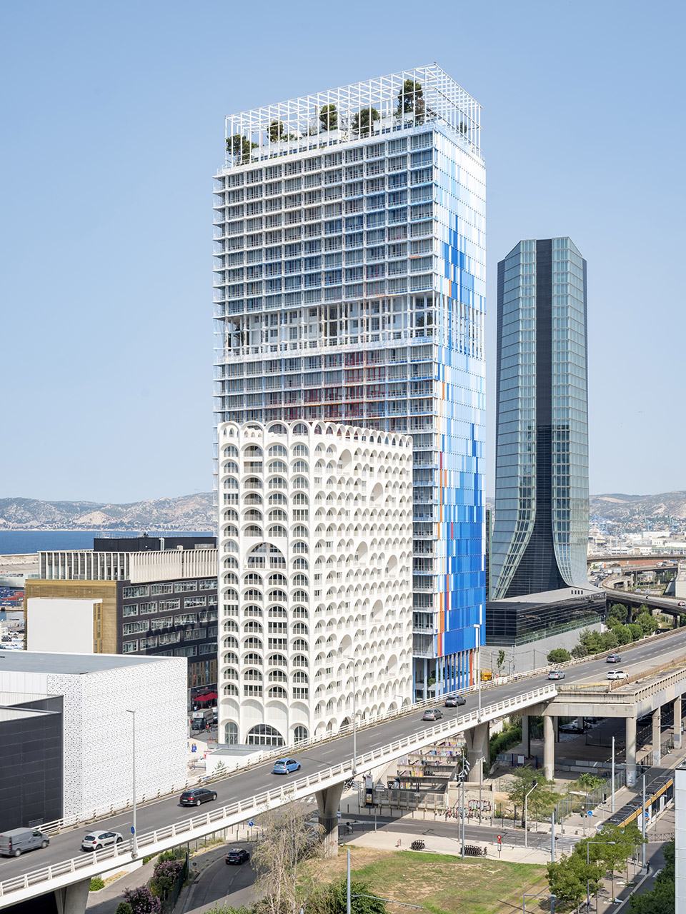 la porte bleue by pietriarchitectes