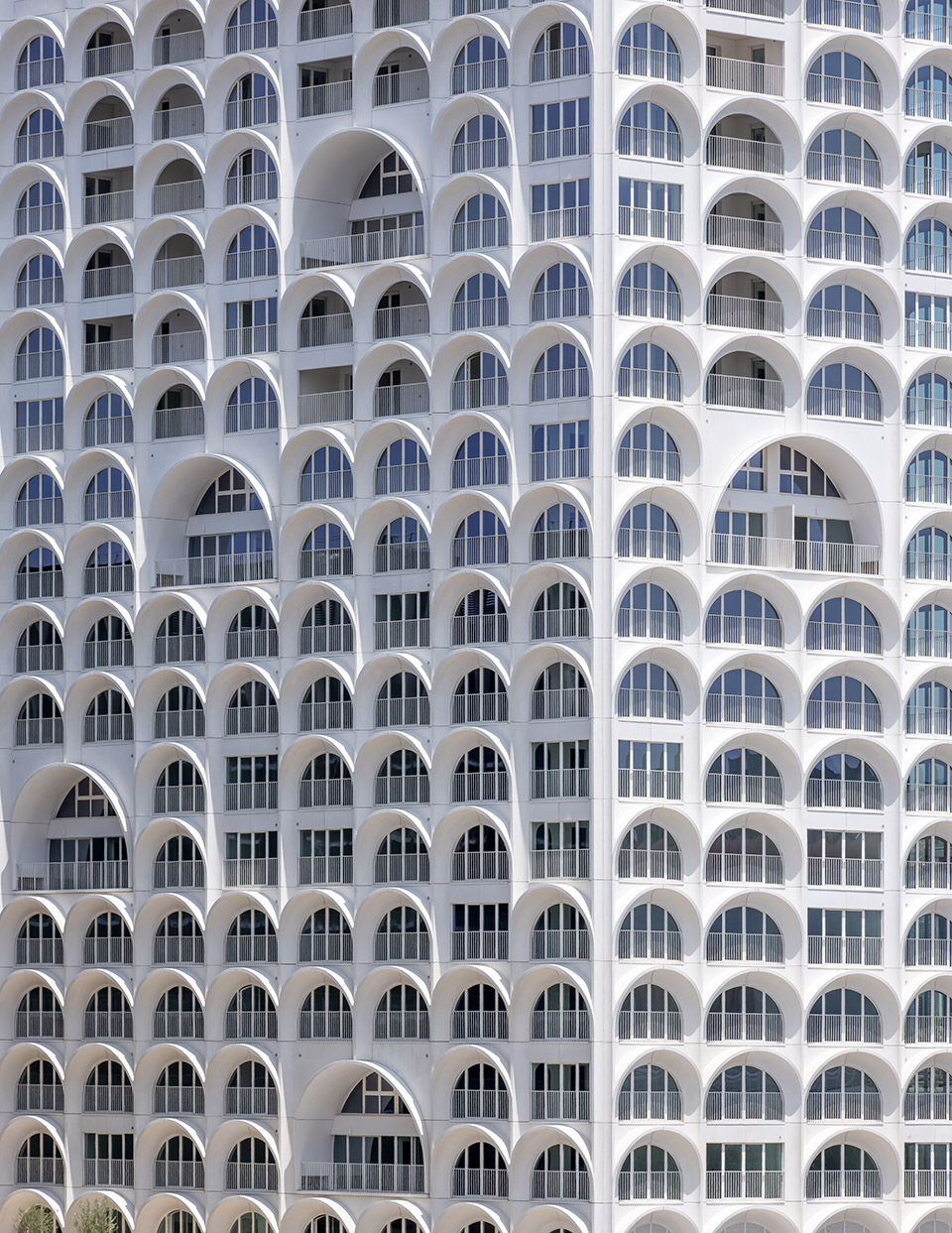 la porte bleue by pietriarchitectes