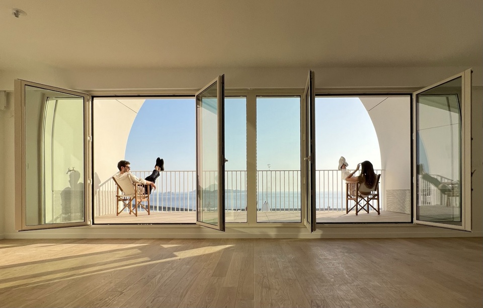 la porte bleue by pietriarchitectes