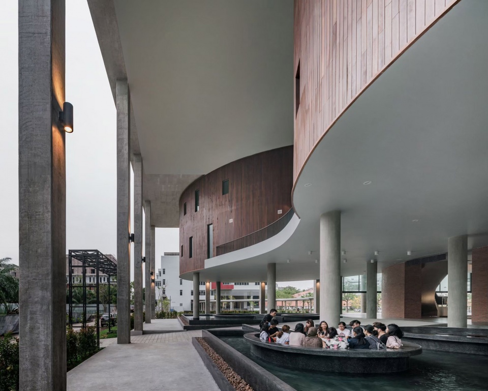 Faculty of Learning Sciences and Education Thammasat University by Arsomsilp Community and Environmental Architect Co Ltd
