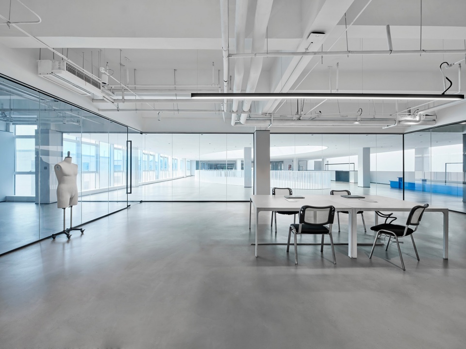 brloote headquarters by greater dog architects