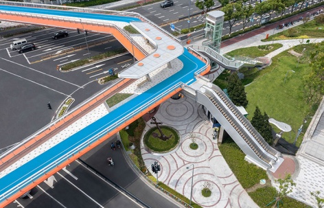 “浮遊岛”兴宁路人行过街天桥，宁波 / CCA悉筑