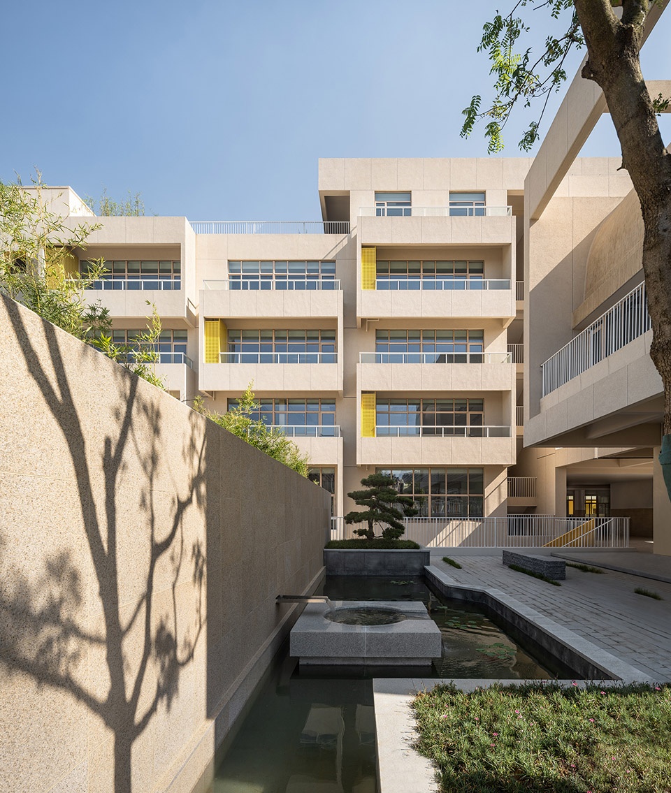 Wenqi Road Primary School by Rong Zhaohui Studio ZRADI