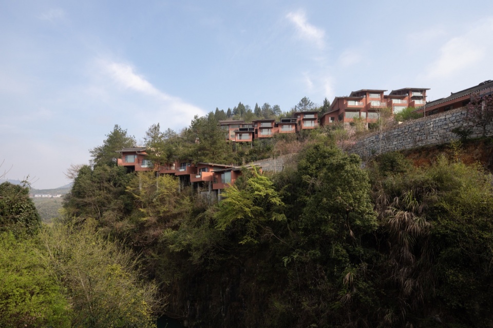 .依山势分布在峡谷边的房子The House Distributed Along the Canyons Terrain