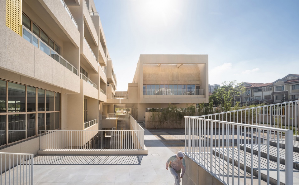 Wenqi Road Primary School by Rong Zhaohui Studio ZRADI