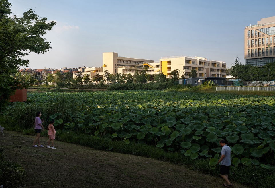 Wenqi Road Primary School by Rong Zhaohui Studio ZRADI