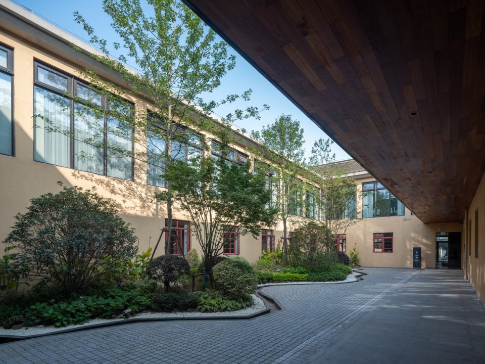 Jian Hotel by Office Canopy of Architecture