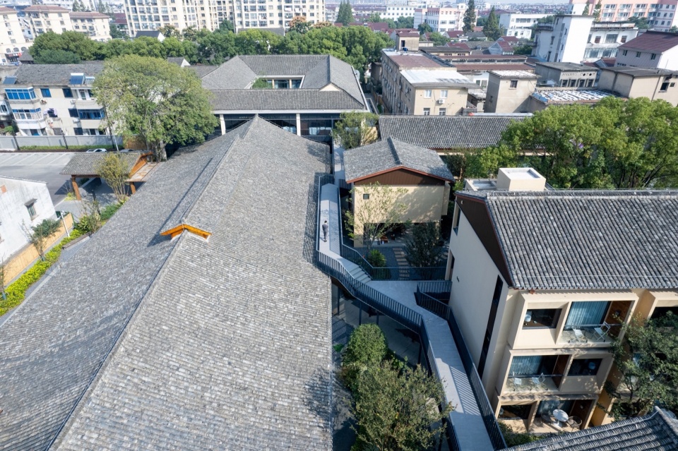 Jian Hotel by Office Canopy of Architecture