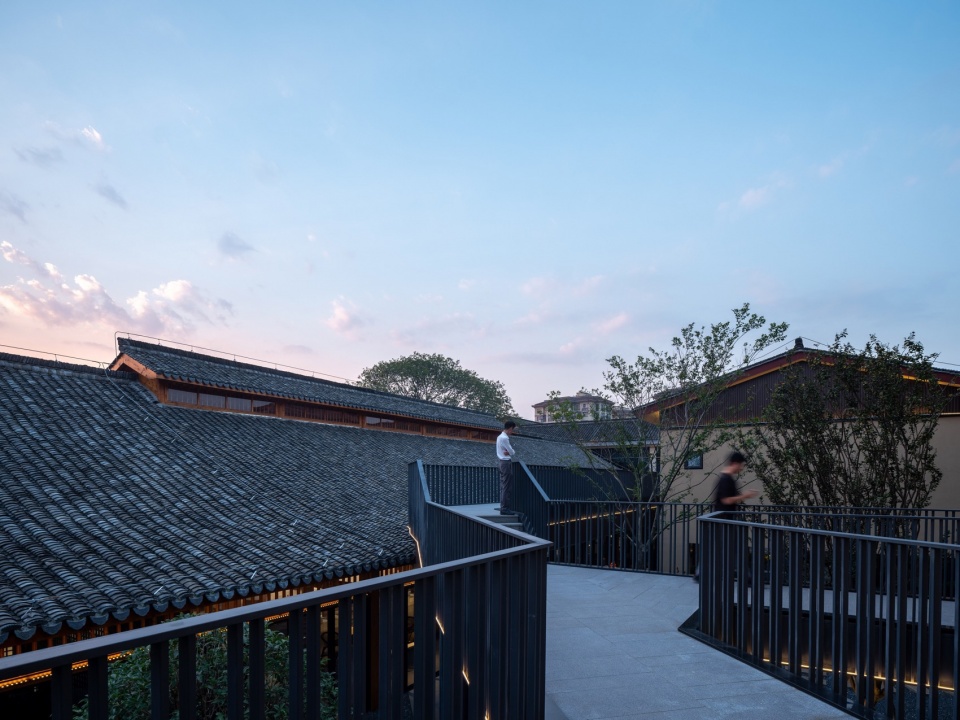 Jian Hotel by Office Canopy of Architecture