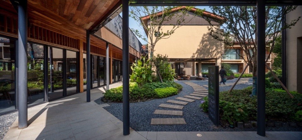 Jian Hotel by Office Canopy of Architecture