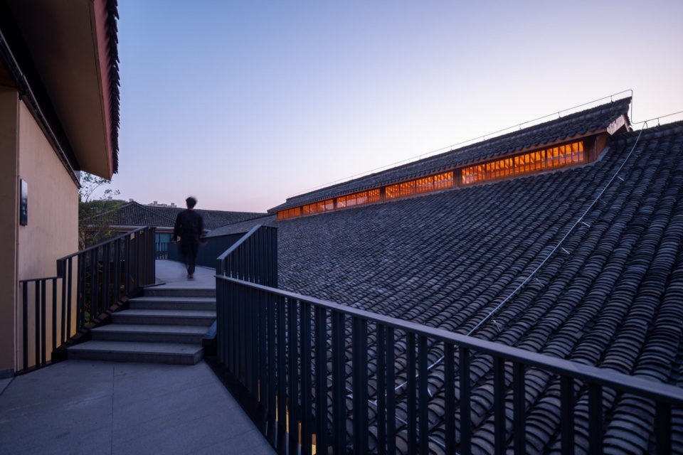 Jian Hotel by Office Canopy of Architecture