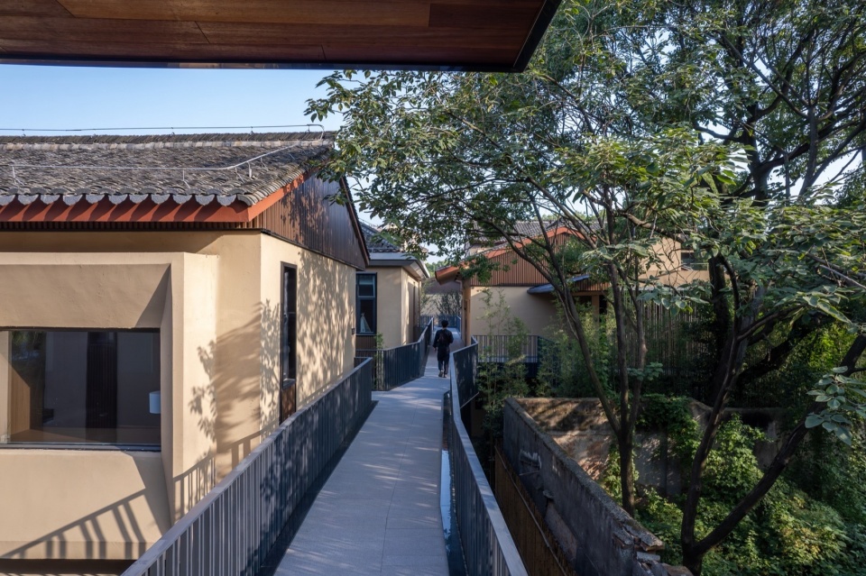 Jian Hotel by Office Canopy of Architecture