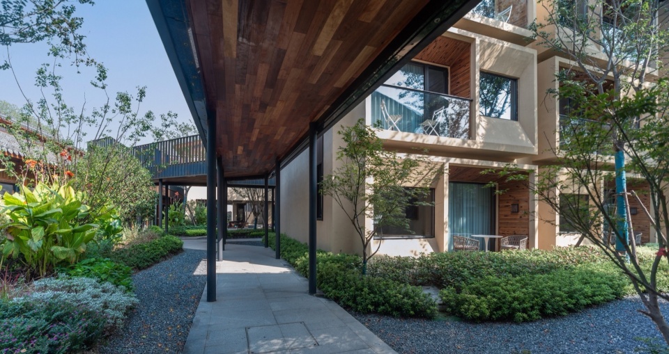 Jian Hotel by Office Canopy of Architecture