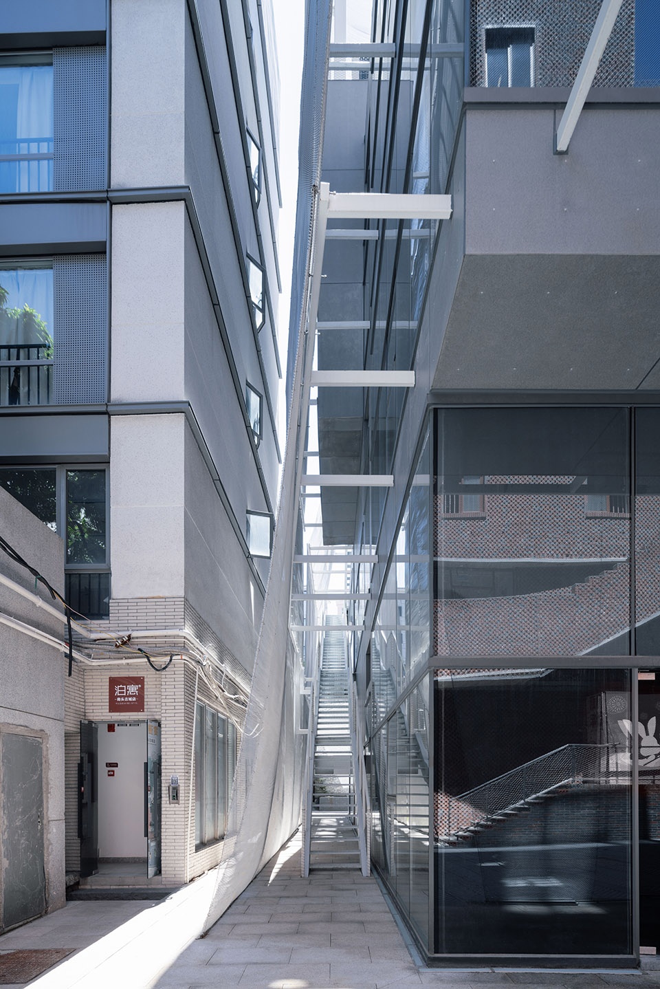 首层交通空间 Transition space on the ground floor ©陈颢 CHEN Hao
