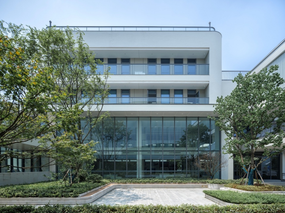 大关小学祥符校区 实景照 教学楼门厅 ©刘国威