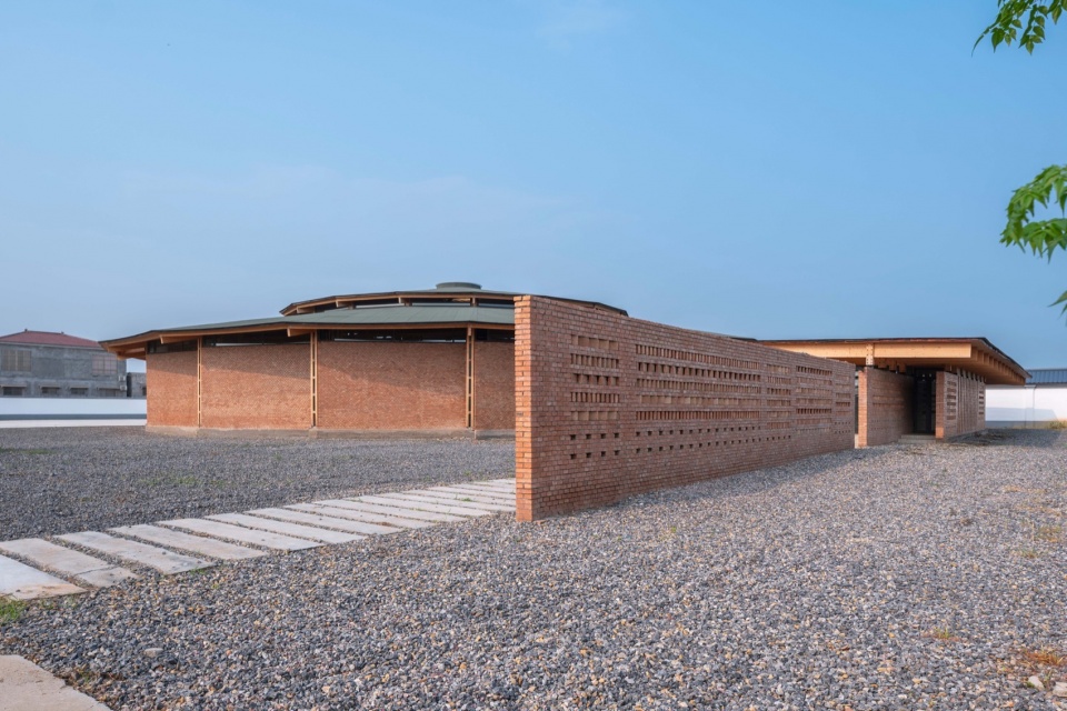 西南向人视 © 金伟琦 prepared rehmannia root crafts exhibition hall by luo studio