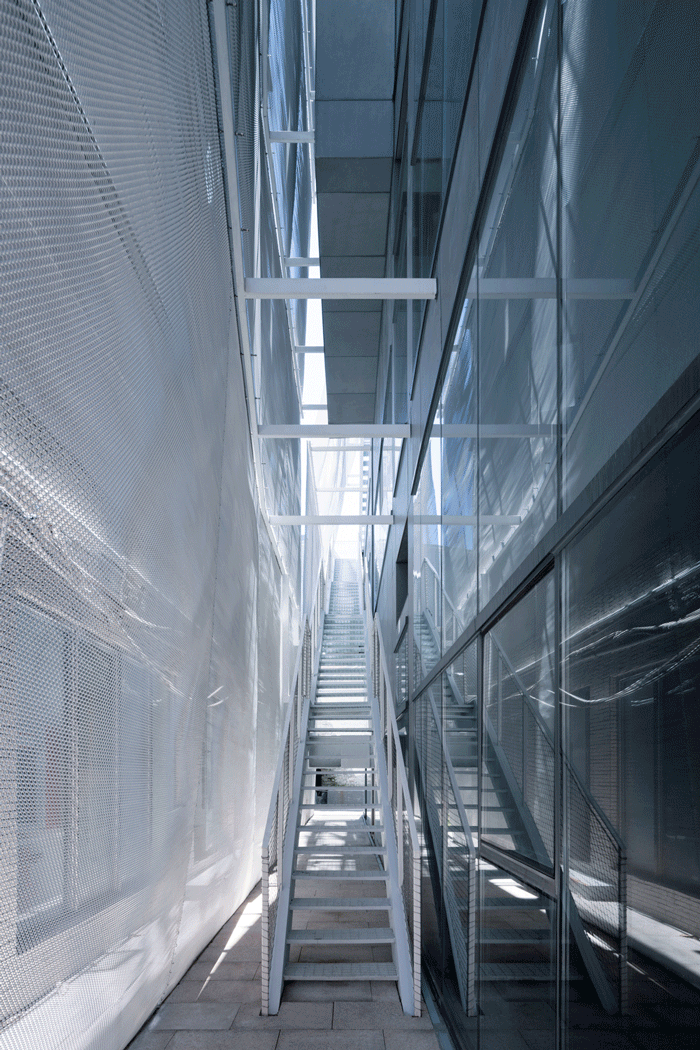gif 首层交通空间 Transition space on the ground floor ©陈颢 CHEN Hao